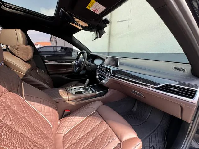BMW 7 Series 2022 740Li Tipo de lujo M Conjunto deportivo exterior foto 8 BMW 7 Series 2022 740Li Tipo de lujo M Conjunto deportivo exterior foto 8