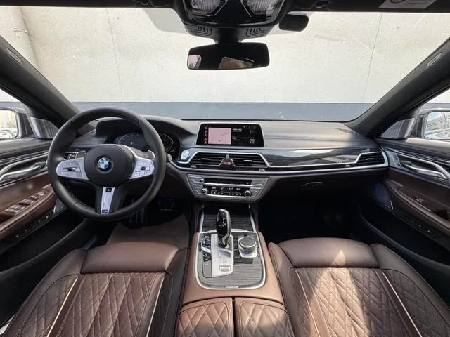 BMW 7 Series 2022 740Li Tipo de lujo M Conjunto deportivo interior foto 20 BMW 7 Series 2022 740Li Tipo de lujo M Conjunto deportivo interior foto 20