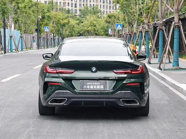BMW 8 Series 2022 840i xDrive Four-door coupe M Sports suit interior photo 7 BMW 8 Series 2022 840i xDrive Four-door coupe M Sports suit interior photo 7
