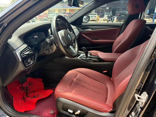 BMW 5 Series 2023 Restyling 530Li Leading Type M Sports suit interior photo 7 BMW 5 Series 2023 Restyling 530Li Leading Type M Sports suit interior photo 7