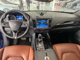 Maserati Levante 2018 3.0T Classic Edition interior photo 9 Maserati Levante 2018 3.0T Classic Edition interior photo 9