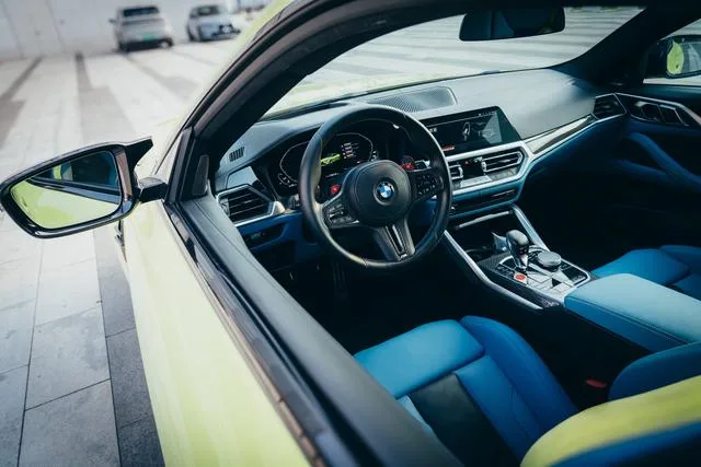BMW M4 2021 M4 Coupe Thunder Edition interior photo 17 BMW M4 2021 M4 Coupe Thunder Edition interior photo 17