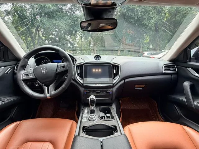 Maserati Ghibli 2017 3.0T Standard Edition interior photo 15 Maserati Ghibli 2017 3.0T Standard Edition interior photo 15