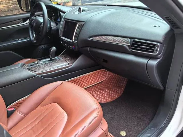 Maserati Levante 2016 3.0T Levante interior photo 6 Maserati Levante 2016 3.0T Levante interior photo 6