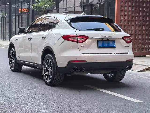 Maserati Levante 2016 3.0T Levante interior photo 7 Maserati Levante 2016 3.0T Levante interior photo 7