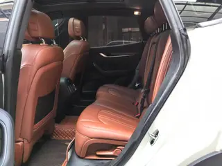 Maserati Levante 2016 3.0T Levante interior photo 8 Maserati Levante 2016 3.0T Levante interior photo 8