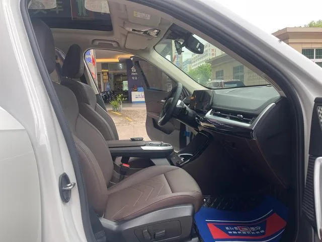 BMW X1 2023 sDrive25Li M Sports suit interior photo 12 BMW X1 2023 sDrive25Li M Sports suit interior photo 12