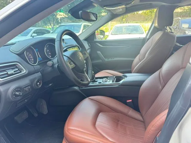 Maserati Ghibli 2017 3.0T Standard Edition interior photo 7 Maserati Ghibli 2017 3.0T Standard Edition interior photo 7