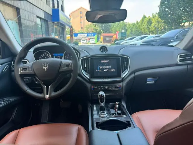 Maserati Ghibli 2017 3.0T Standard Edition interior photo 8 Maserati Ghibli 2017 3.0T Standard Edition interior photo 8