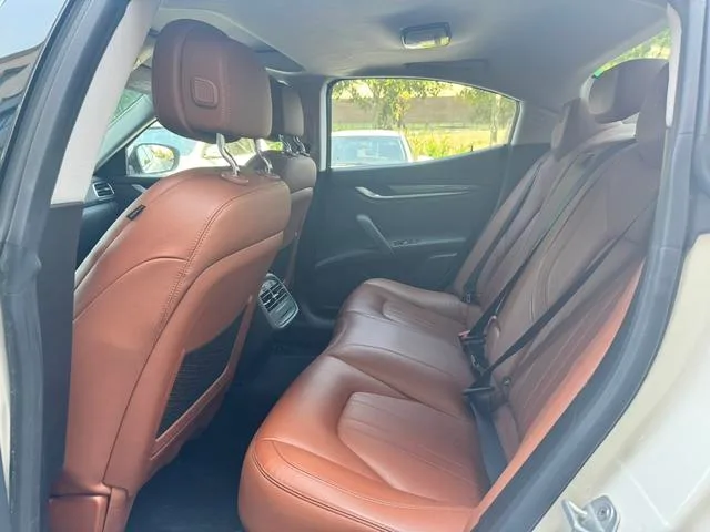 Maserati Ghibli 2017 3.0T Standard Edition interior photo 9 Maserati Ghibli 2017 3.0T Standard Edition interior photo 9