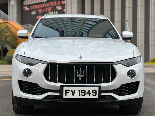 Maserati Levante 2018 3.0T 350Hp Standard Edition exterior photo 2 Maserati Levante 2018 3.0T 350Hp Standard Edition exterior photo 2