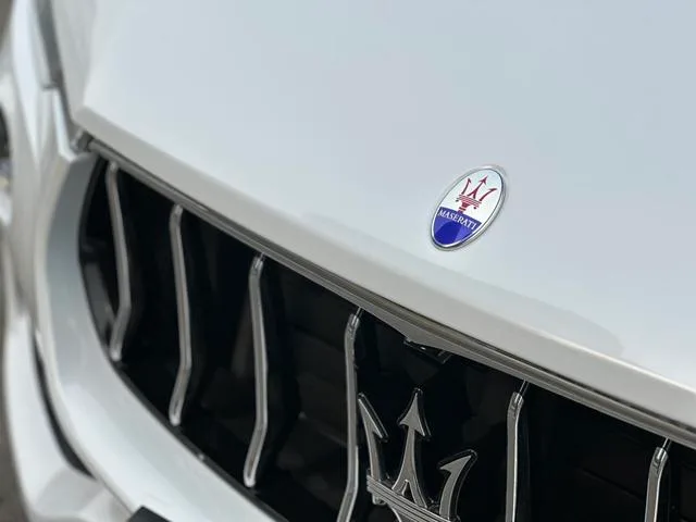 Maserati Levante 2018 3.0T 350Hp Standard Edition exterior photo 4 Maserati Levante 2018 3.0T 350Hp Standard Edition exterior photo 4
