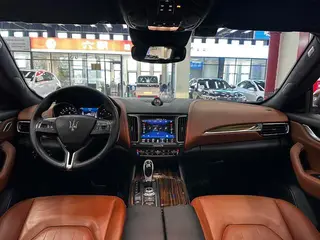Maserati Levante 2018 3.0T 350Hp Standard Edition interior photo 11 Maserati Levante 2018 3.0T 350Hp Standard Edition interior photo 11