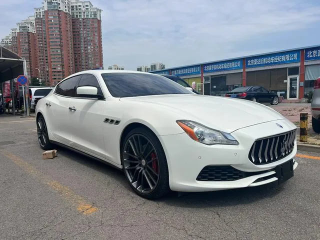 Maserati Quattroporte 2015 3.0T Tipo estándar exterior foto 3 Maserati Quattroporte 2015 3.0T Tipo estándar exterior foto 3