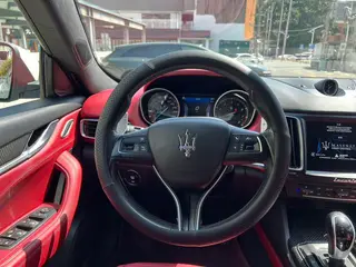 Maserati Levante 2016 3.0T Levante interior photo 9 Maserati Levante 2016 3.0T Levante interior photo 9