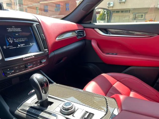 Maserati Levante 2016 3.0T Levante interior photo 12 Maserati Levante 2016 3.0T Levante interior photo 12