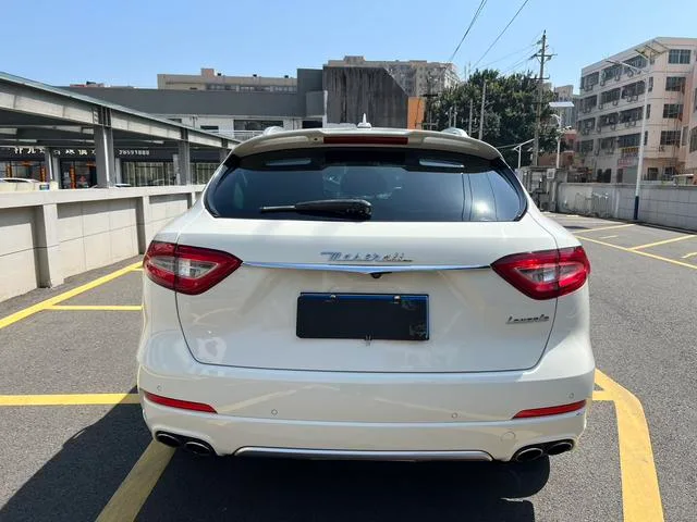 Maserati Levante 2016 3.0T Levante interior photo 14 Maserati Levante 2016 3.0T Levante interior photo 14