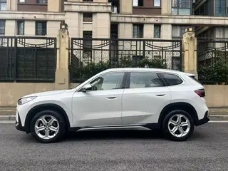 BMW X1 2023 sDrive20Li X Design Suit exterior photo 5 BMW X1 2023 sDrive20Li X Design Suit exterior photo 5