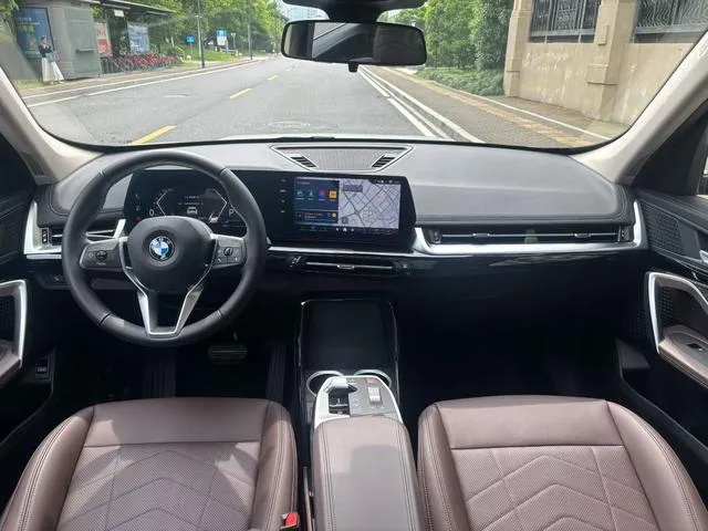 BMW X1 2023 sDrive20Li X Design Suit interior photo 8 BMW X1 2023 sDrive20Li X Design Suit interior photo 8