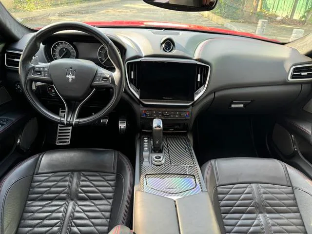 Maserati Ghibli 2021 3.0T F Tributo Edición especial homenaje interior foto 8 Maserati Ghibli 2021 3.0T F Tributo Edición especial homenaje interior foto 8