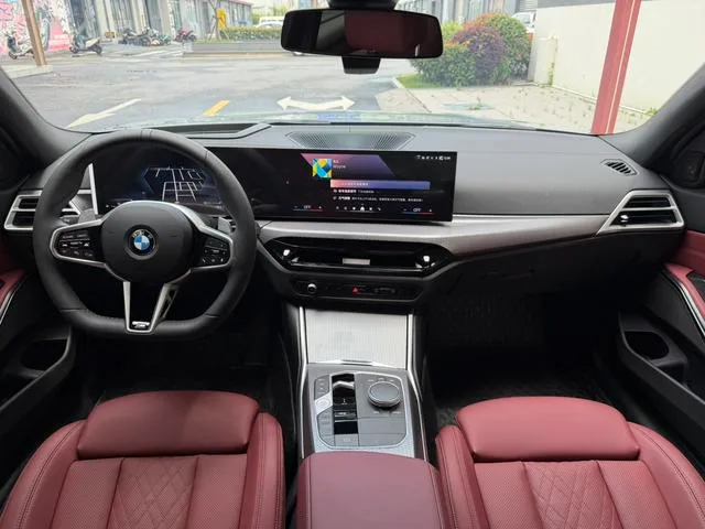 BMW 3 Series 2025 330i M Sports Night Suit exterior photo 7 BMW 3 Series 2025 330i M Sports Night Suit exterior photo 7