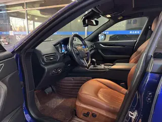 Maserati Levante 2016 3.0T Levante interior photo 11 Maserati Levante 2016 3.0T Levante interior photo 11