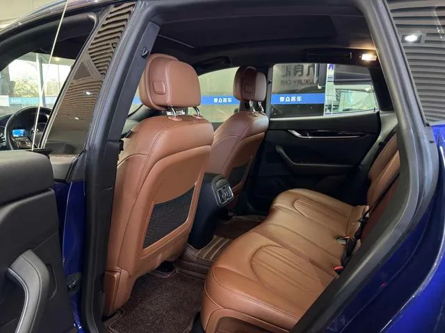 Maserati Levante 2016 3.0T Levante interior photo 13 Maserati Levante 2016 3.0T Levante interior photo 13