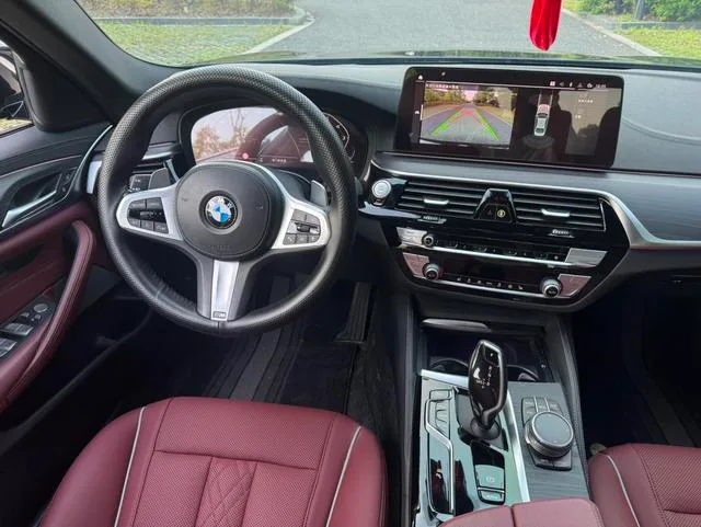 BMW 5 Series 2021 530Li Leading Type M Sports suit interior photo 11 BMW 5 Series 2021 530Li Leading Type M Sports suit interior photo 11
