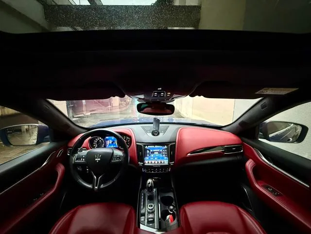 Maserati Levante 2018 3.0T 350Hp Standard Edition interior photo 10 Maserati Levante 2018 3.0T 350Hp Standard Edition interior photo 10
