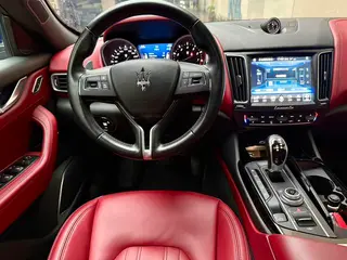 Maserati Levante 2018 3.0T 350Hp Standard Edition interior photo 11 Maserati Levante 2018 3.0T 350Hp Standard Edition interior photo 11