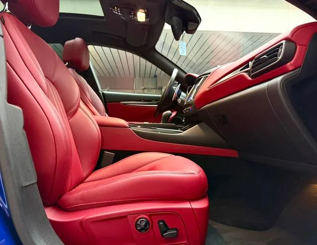 Maserati Levante 2018 3.0T 350Hp Standard Edition interior photo 12 Maserati Levante 2018 3.0T 350Hp Standard Edition interior photo 12