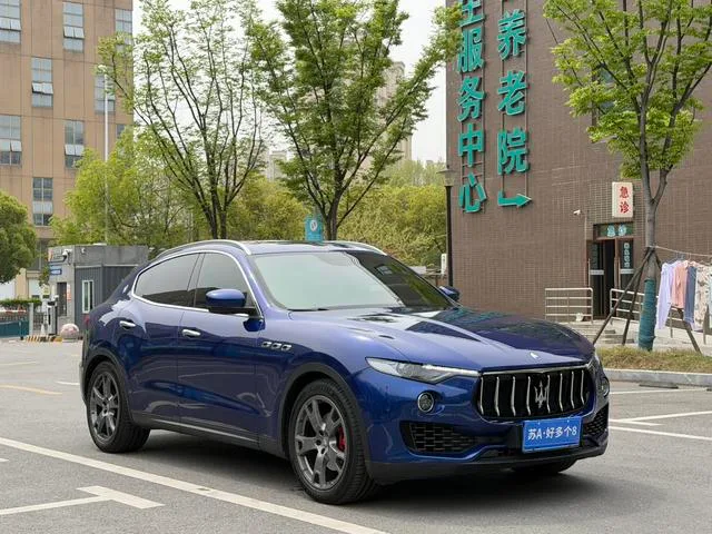 Maserati Levante 2016 3.0T Levante exterior foto 3 Maserati Levante 2016 3.0T Levante exterior foto 3