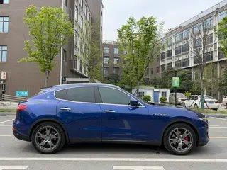 Maserati Levante 2016 3.0T Levante exterior foto 4 Maserati Levante 2016 3.0T Levante exterior foto 4