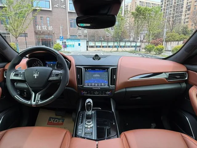 Maserati Levante 2016 3.0T Levante exterior foto 8 Maserati Levante 2016 3.0T Levante exterior foto 8