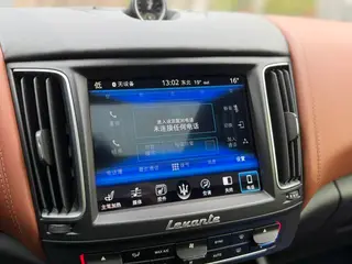 Maserati Levante 2016 3.0T Levante interior foto 13 Maserati Levante 2016 3.0T Levante interior foto 13