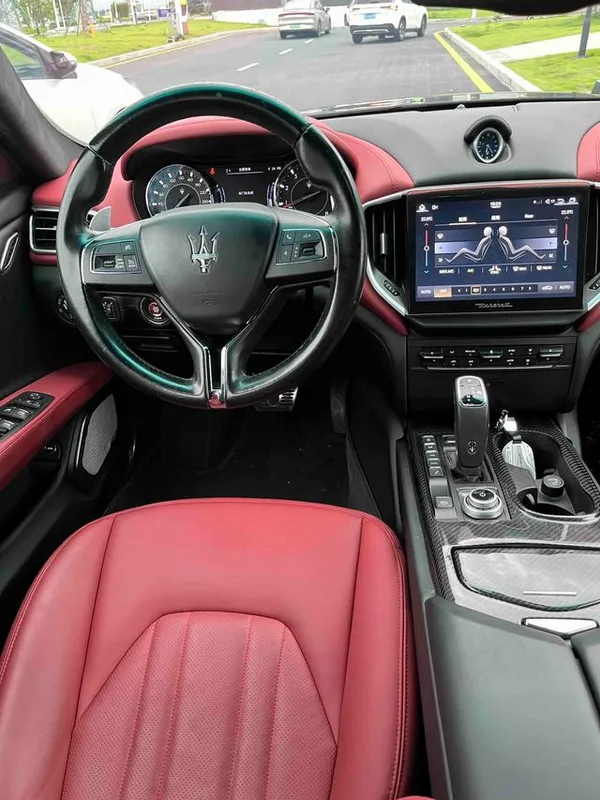 Maserati Ghibli 2017 3.0T Standard Edition interior photo 10 Maserati Ghibli 2017 3.0T Standard Edition interior photo 10