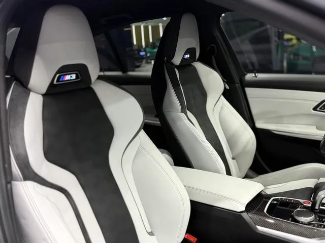 BMW M3 2024 M3 four-door sedan M xDrive Thunder Edition interior photo 12 BMW M3 2024 M3 four-door sedan M xDrive Thunder Edition interior photo 12