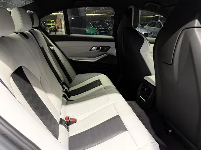 BMW M3 2024 M3 four-door sedan M xDrive Thunder Edition interior photo 13 BMW M3 2024 M3 four-door sedan M xDrive Thunder Edition interior photo 13