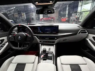 BMW M3 2024 M3 four-door sedan M xDrive Thunder Edition interior photo 14 BMW M3 2024 M3 four-door sedan M xDrive Thunder Edition interior photo 14