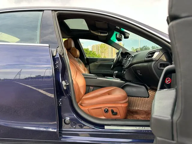 Maserati Ghibli 2014 3.0T Standard Edition interior photo 9 Maserati Ghibli 2014 3.0T Standard Edition interior photo 9
