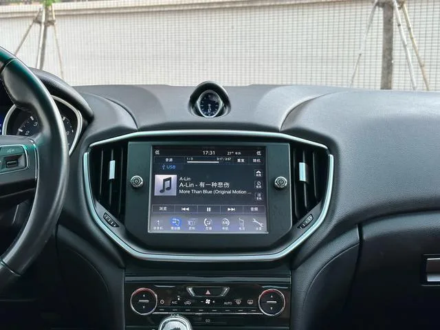 Maserati Ghibli 2014 3.0T Standard Edition interior photo 13 Maserati Ghibli 2014 3.0T Standard Edition interior photo 13