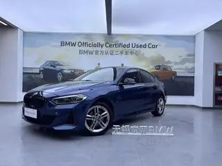 BMW 1 Series 2021 120i M Edición nocturna deportiva