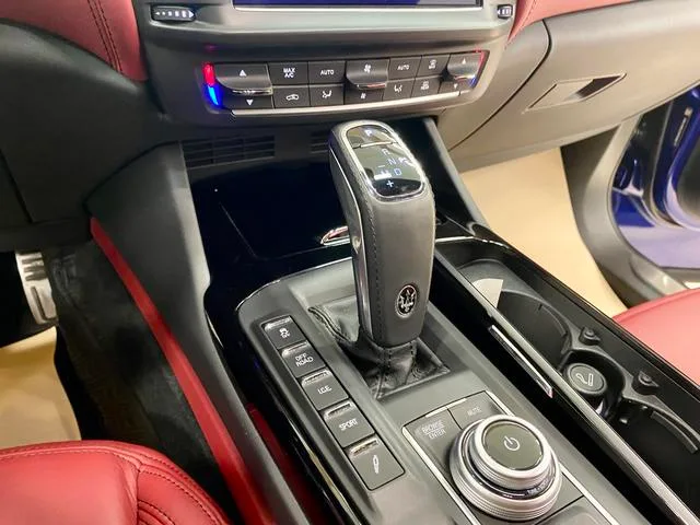 Maserati Levante 2021 3.0T Standard Edition interior photo 13 Maserati Levante 2021 3.0T Standard Edition interior photo 13