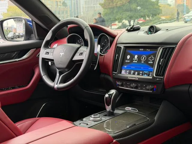 Maserati Levante 2016 3.0T Levante interior photo 9 Maserati Levante 2016 3.0T Levante interior photo 9