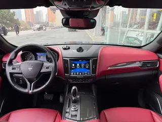 Maserati Levante 2016 3.0T Levante interior photo 10 Maserati Levante 2016 3.0T Levante interior photo 10