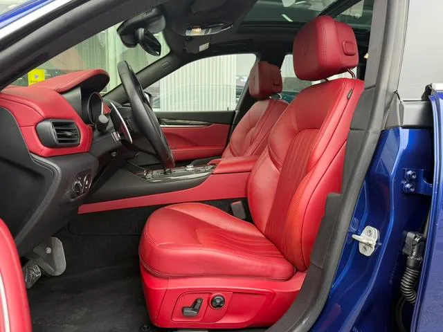 Maserati Levante 2016 3.0T Levante interior photo 11 Maserati Levante 2016 3.0T Levante interior photo 11