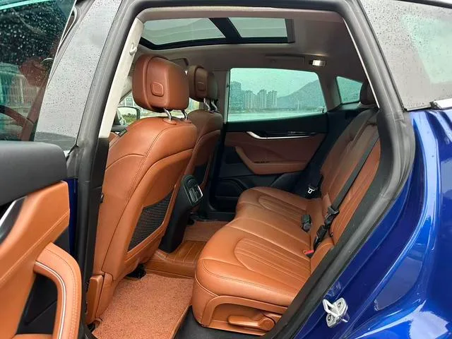 Maserati Levante 2018 3.0T Classic Edition exterior photo 4 Maserati Levante 2018 3.0T Classic Edition exterior photo 4