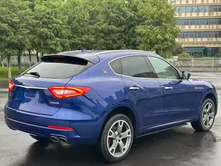 Maserati Levante 2018 3.0T Classic Edition interior photo 7 Maserati Levante 2018 3.0T Classic Edition interior photo 7