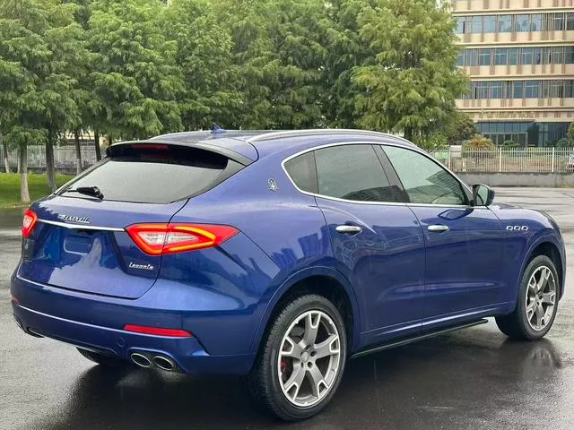 Maserati Levante 2018 3.0T Classic Edition interior photo 7 Maserati Levante 2018 3.0T Classic Edition interior photo 7