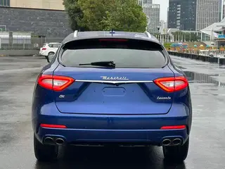 Maserati Levante 2018 3.0T Classic Edition interior photo 8 Maserati Levante 2018 3.0T Classic Edition interior photo 8